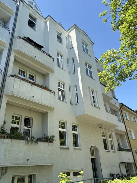 2-ZKB-mit Einbauküche und Balkon in Berlin-Wittenau — photo 1